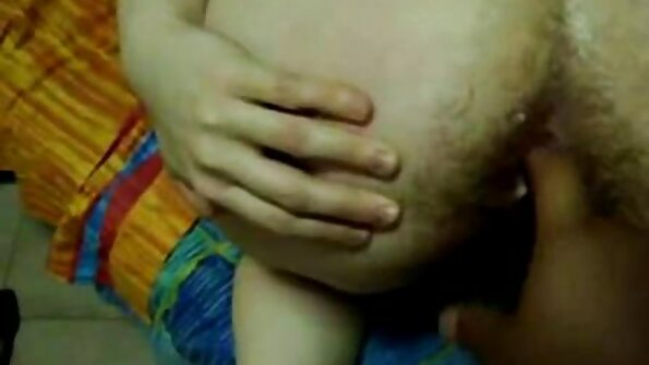 موٹی بیب وکی ویکسن نے پیچھے سے گدی میں چدائی